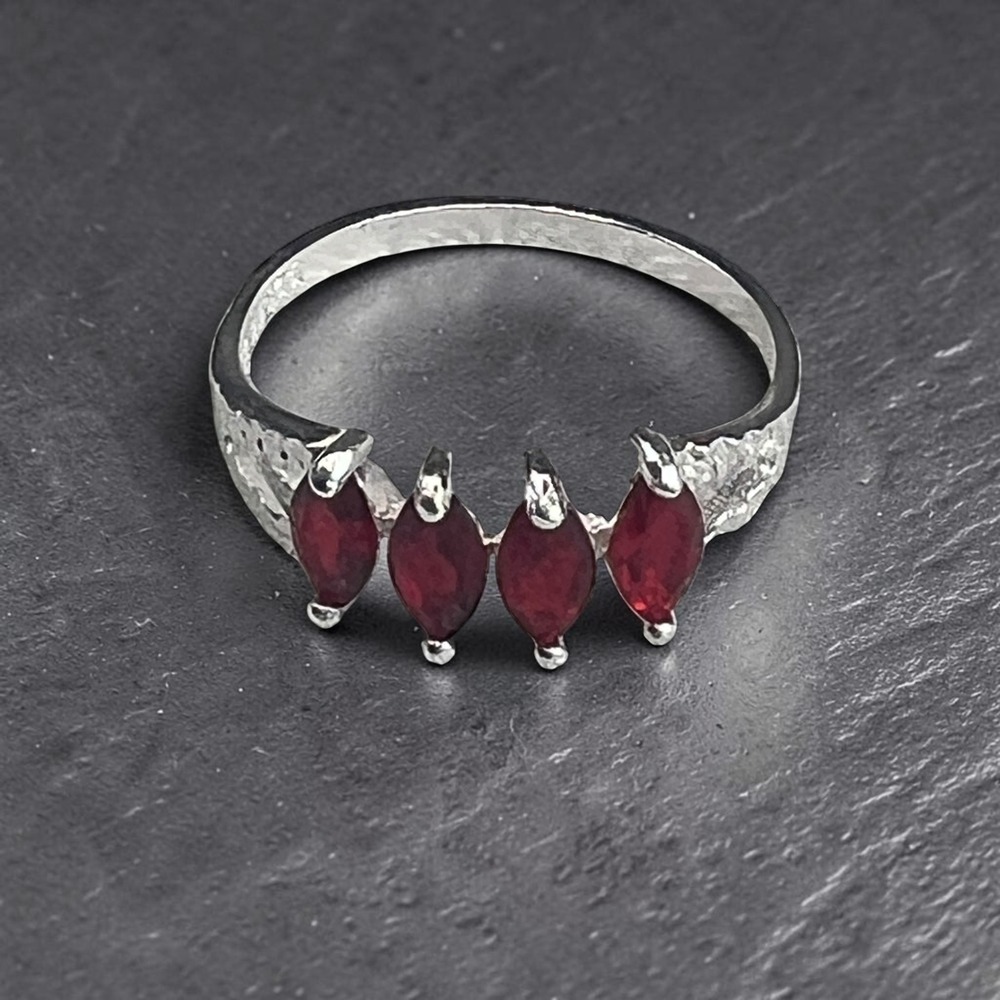 Mexican 925 Sterling Silver Red Marquise Cubic Zirconia Hammered Band Ring  7